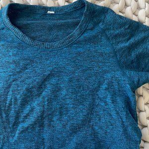 Lululemon Swiftly Tech Short Sleeve in color Poolside Size 8